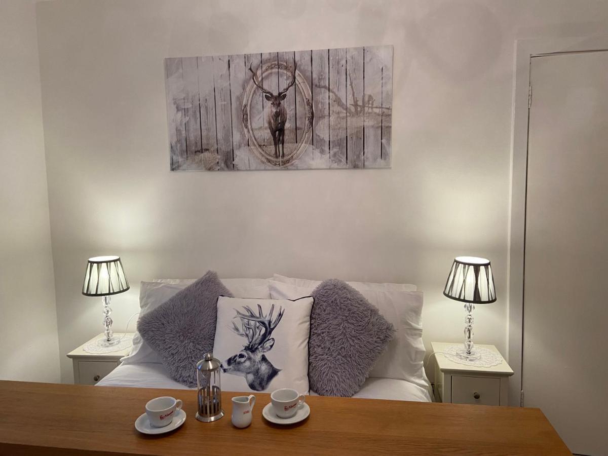 סטירלינג Historic Old Town 2 Bed Ground Floor Apartment מראה חיצוני תמונה