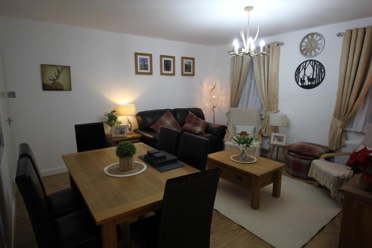 סטירלינג Historic Old Town 2 Bed Ground Floor Apartment מראה חיצוני תמונה