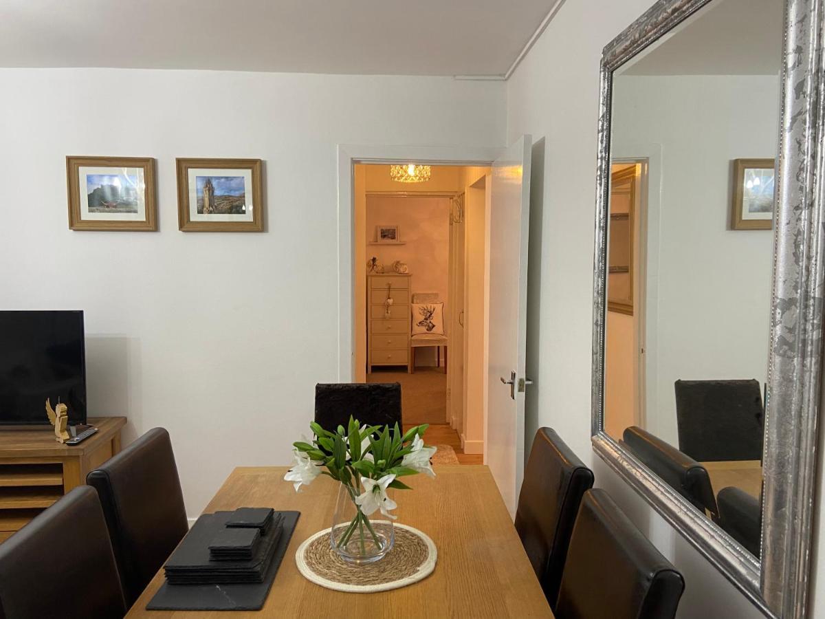 סטירלינג Historic Old Town 2 Bed Ground Floor Apartment מראה חיצוני תמונה